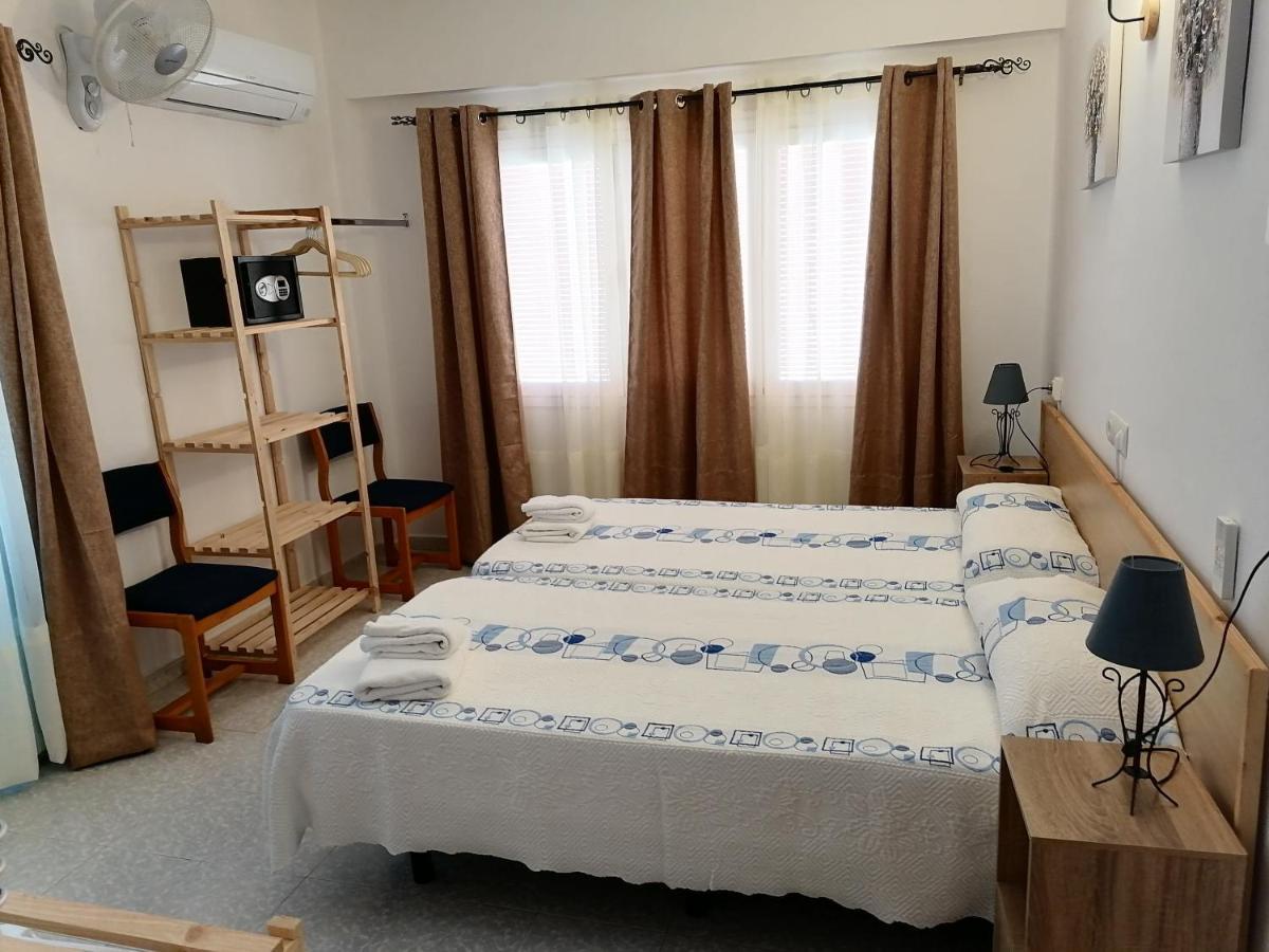 Hostal Pepe 산 페란 데 세스 로케스 외부 사진